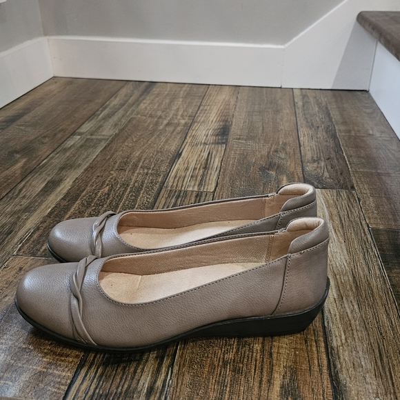 Life Stride Impact Women's Taupe Slip-On Flats. Size‎ 9 - Picture 10 of 11